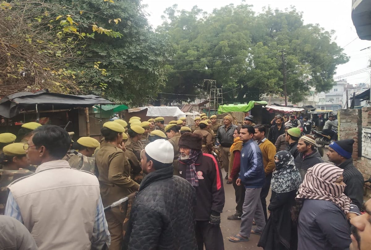 womens protest continues in protest against caa in mansoor ali park of prayagraj
