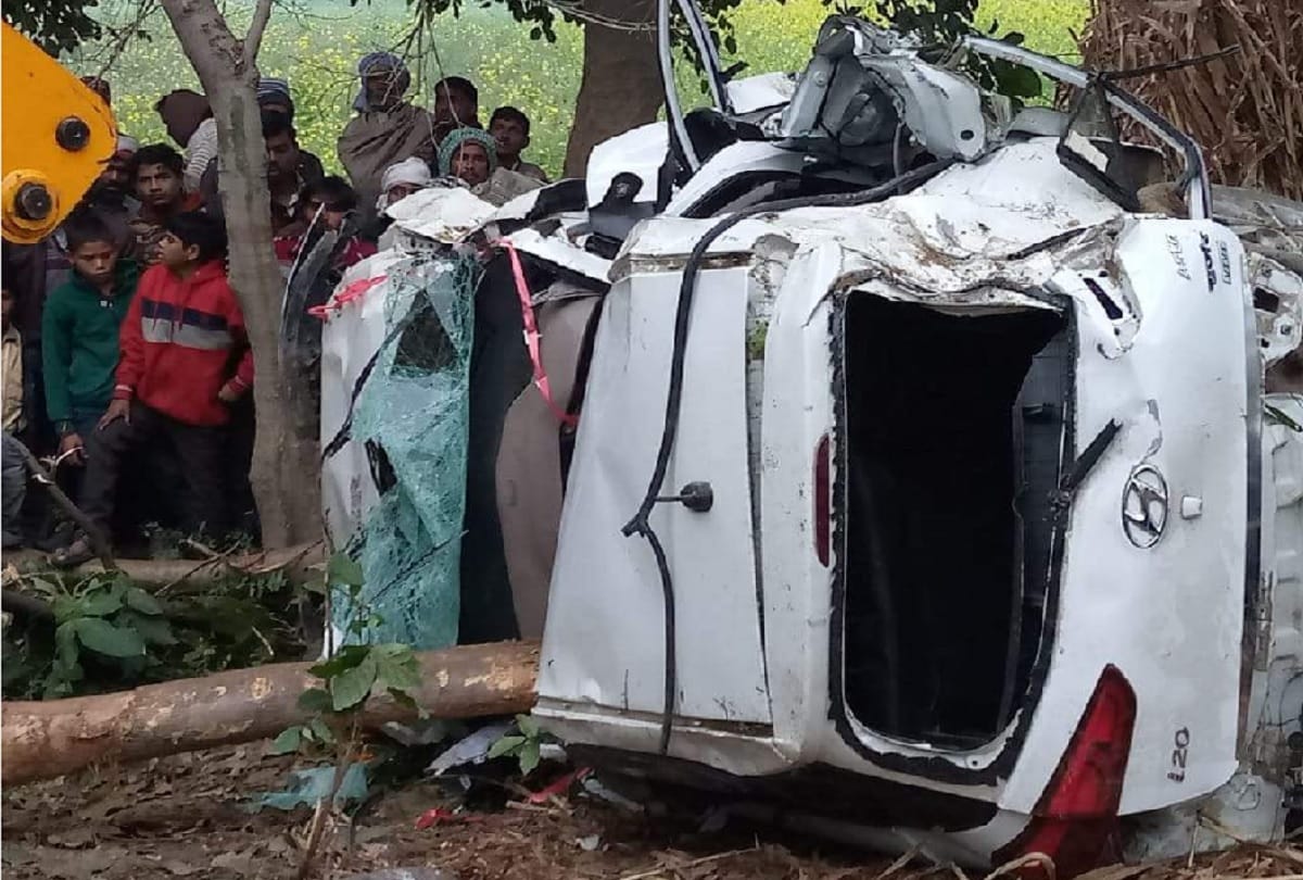 big road accident in sambhal Bride dies, groom injured