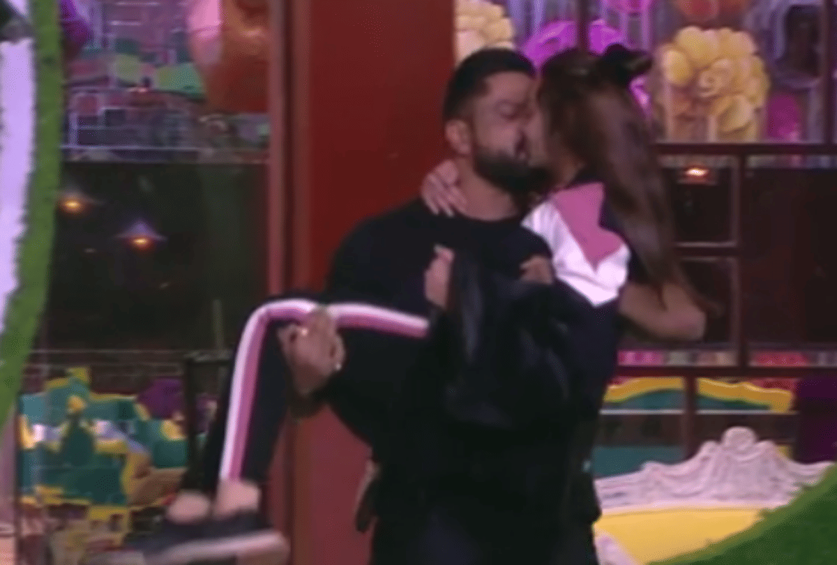 bigg boss 13 shefali jariwala kissed parag tyagi