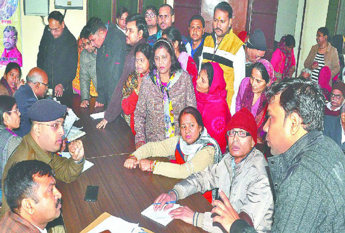 Chaupal Cunduct By Amar Ujala Agra Problems Mentioned Hope To Solution
