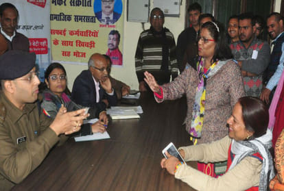 Chaupal Cunduct By Amar Ujala Agra Problems Mentioned Hope To Solution
