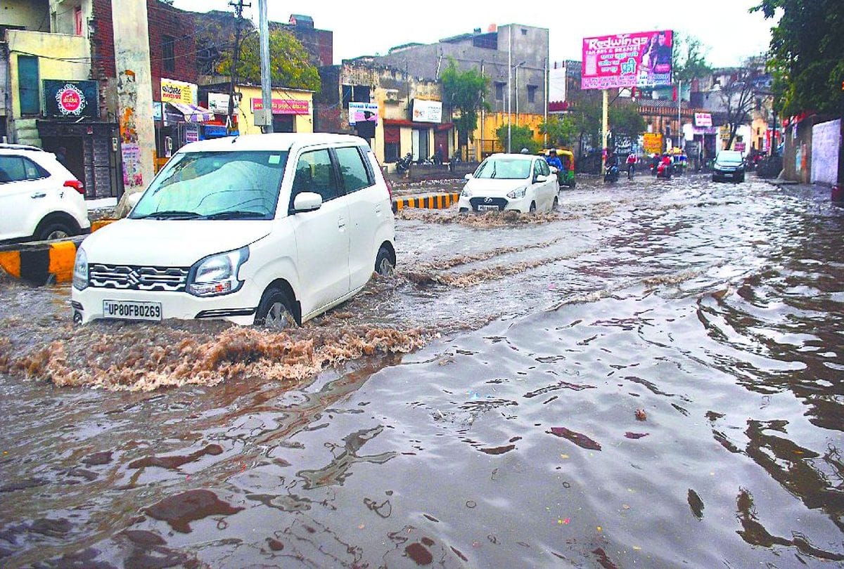 people illegally occupied lands in agra