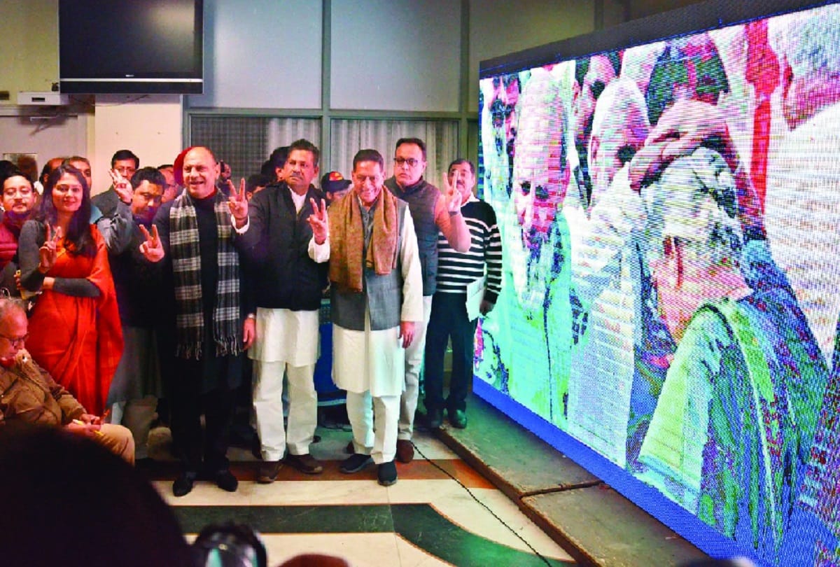 congress party to speed up campaign with 'Congress Wali Delhi' theme song