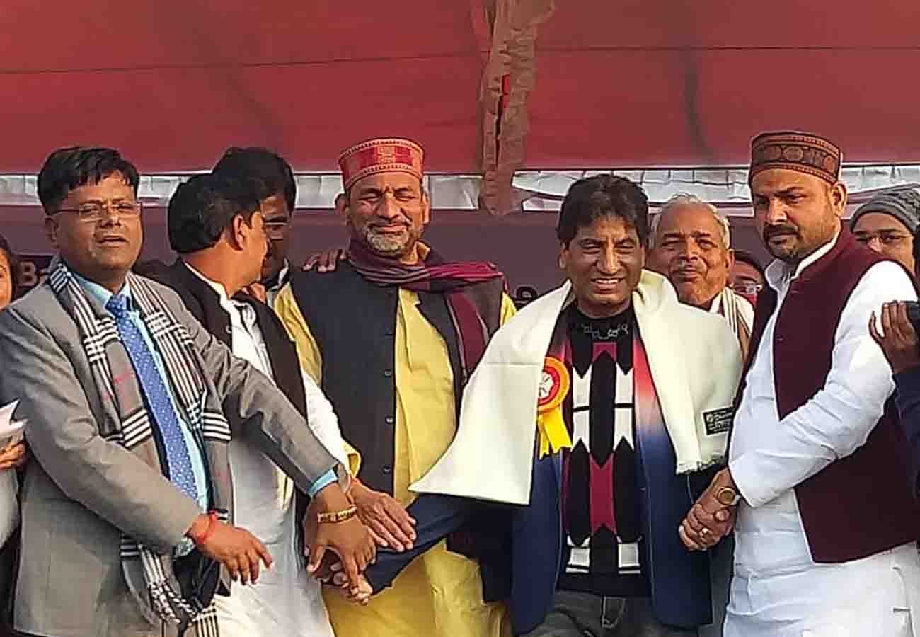 comedian raju shrivastav said that Actress Deepika reached JNU to promote the film not for students