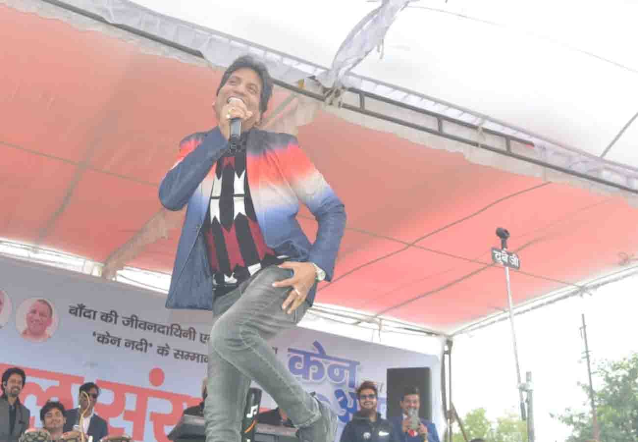 comedian raju shrivastav said that Actress Deepika reached JNU to promote the film not for students
