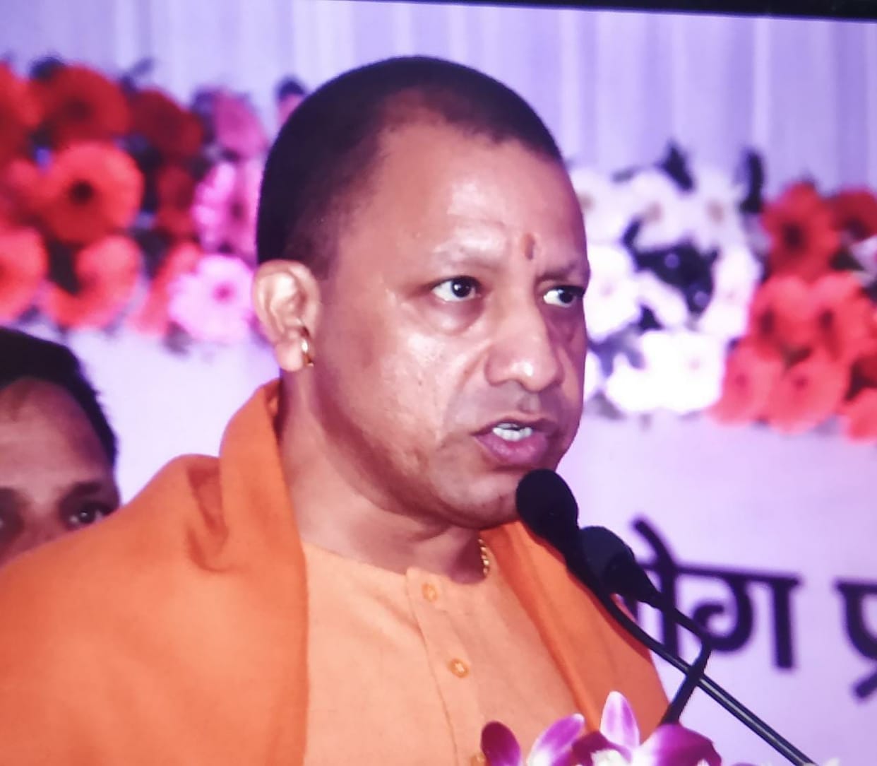 UP CM Yogi Adityanath honour to farmer in Gorakhpur