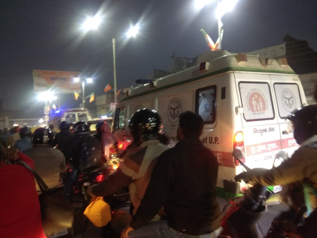 Ambulance stuck in the city, jammed due to route diversion on CM's tour in varanasi