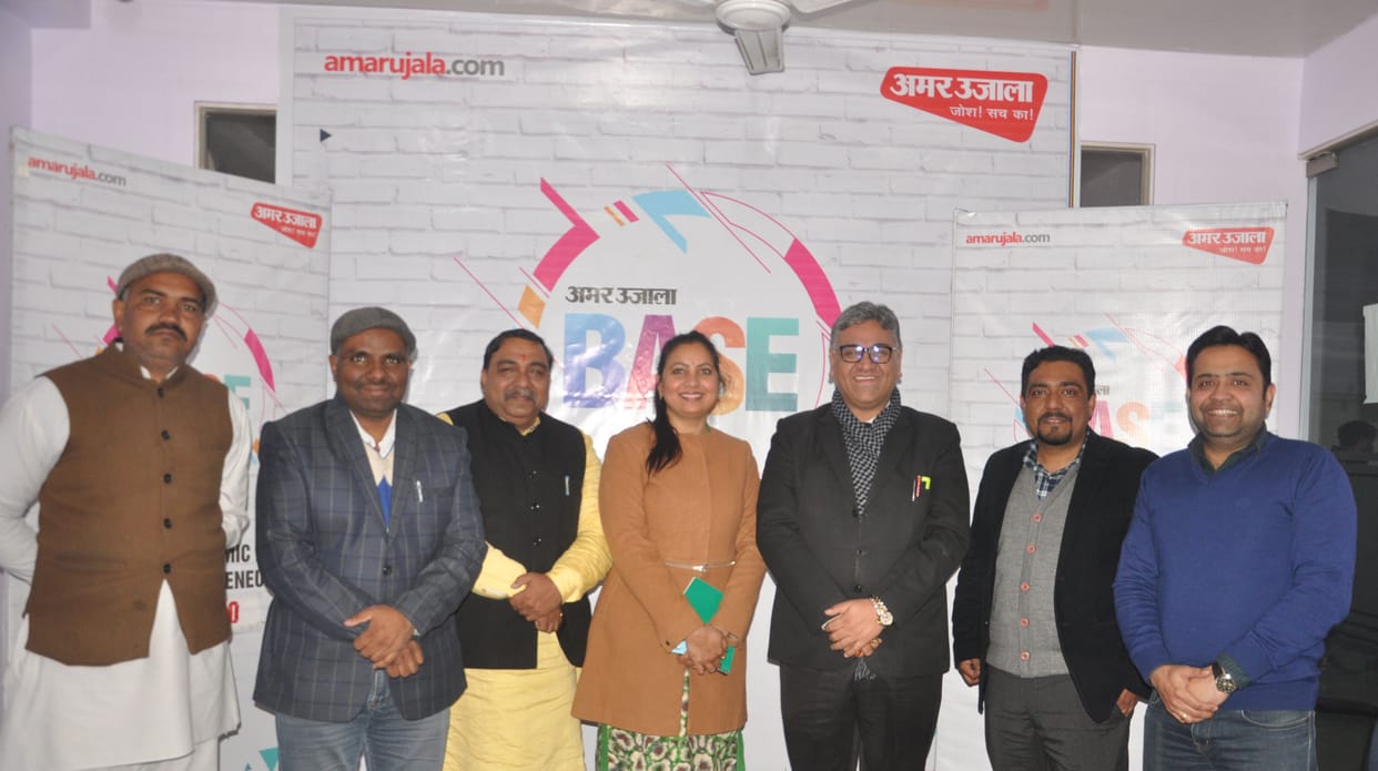 Children are getting addicted to social media due to parents' neglection, amar ujala samwad