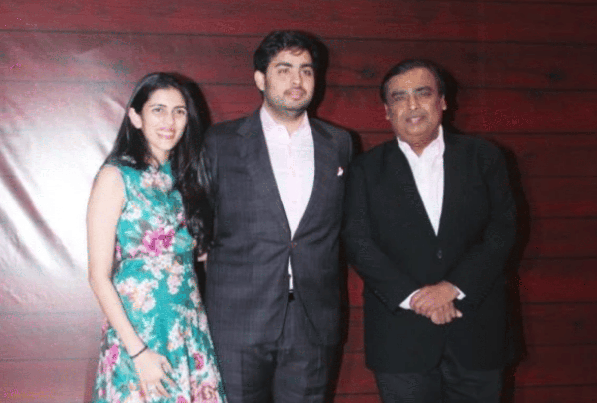Know what is the name of Mukesh Ambani grandson