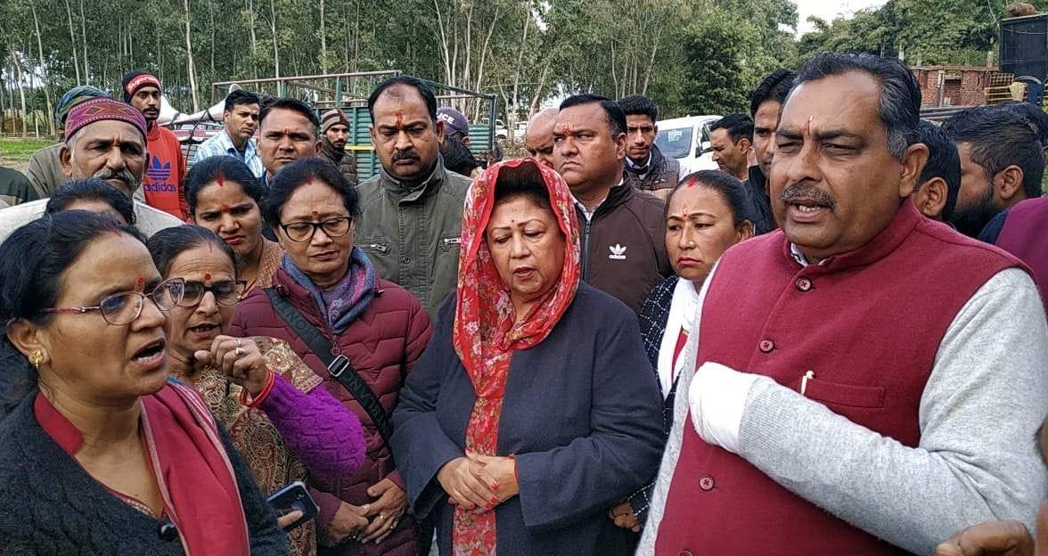 Tehri MP met with agitators reaching Sisambara