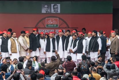 Hindu Vahini president Sunil Singh and many BSP leaders join SP
