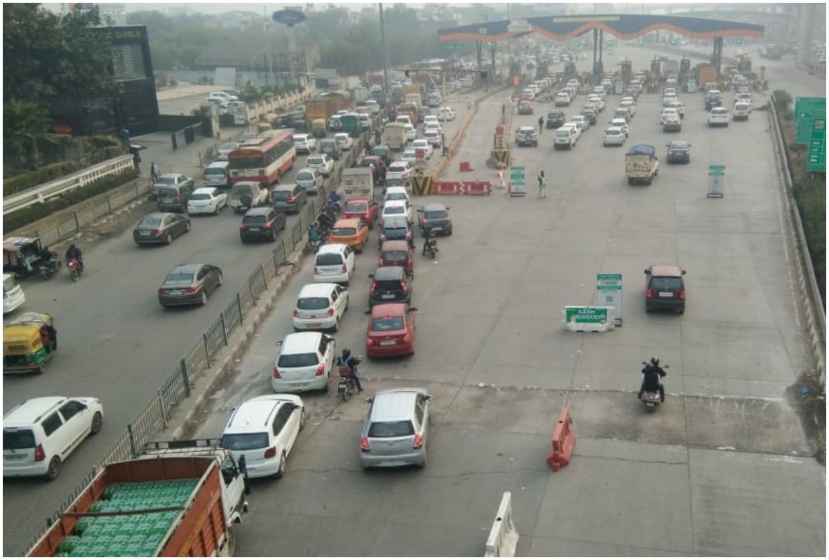 Sarai Toll Plaza Jam with untagged vehicles