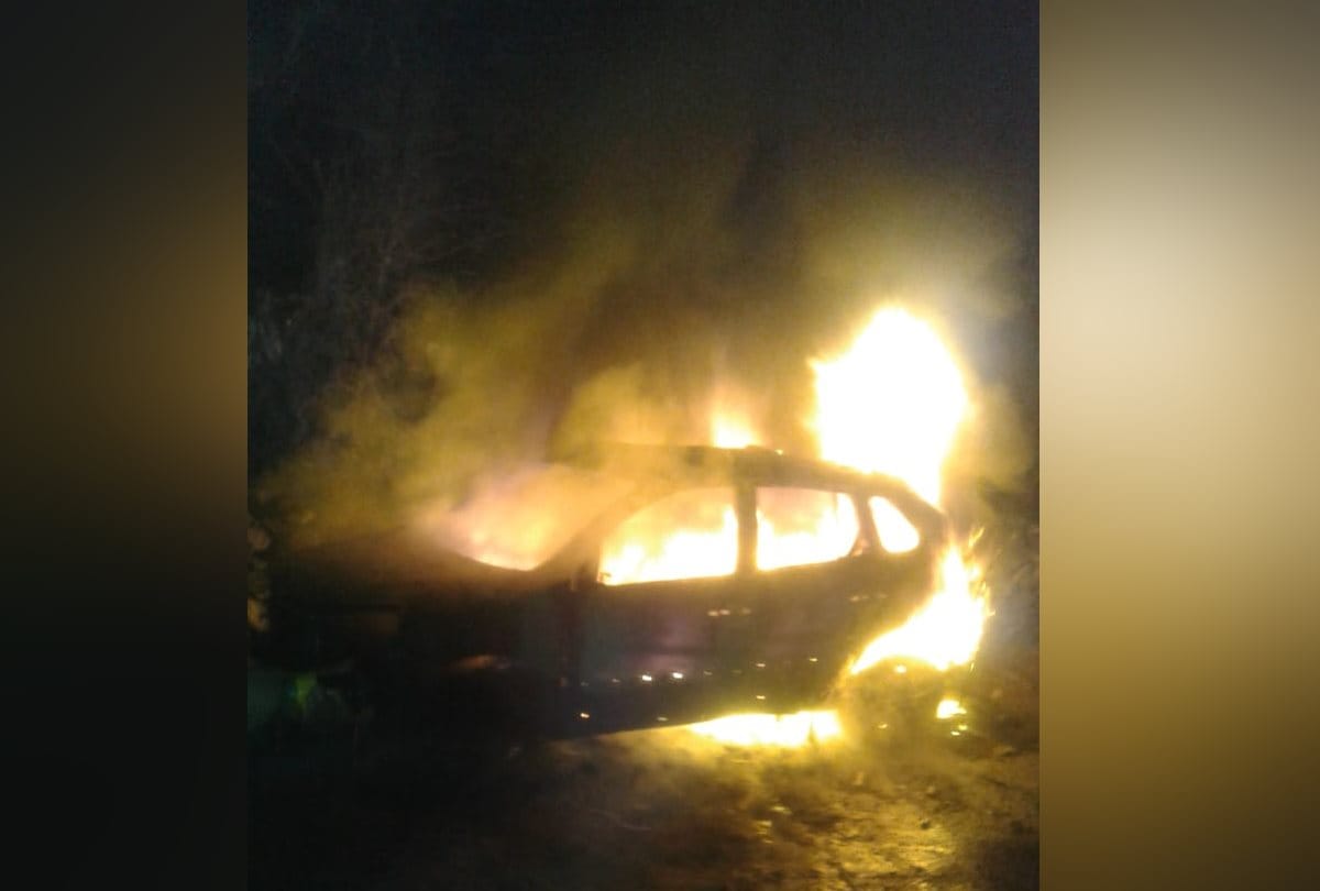 car catches fire loss of 25 lakh rupee in kullu in himachal pradesh