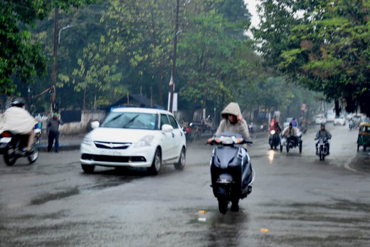 Unseasonal rains increased the risk of diseases