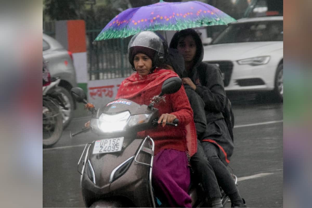Unseasonal rains increased the risk of diseases