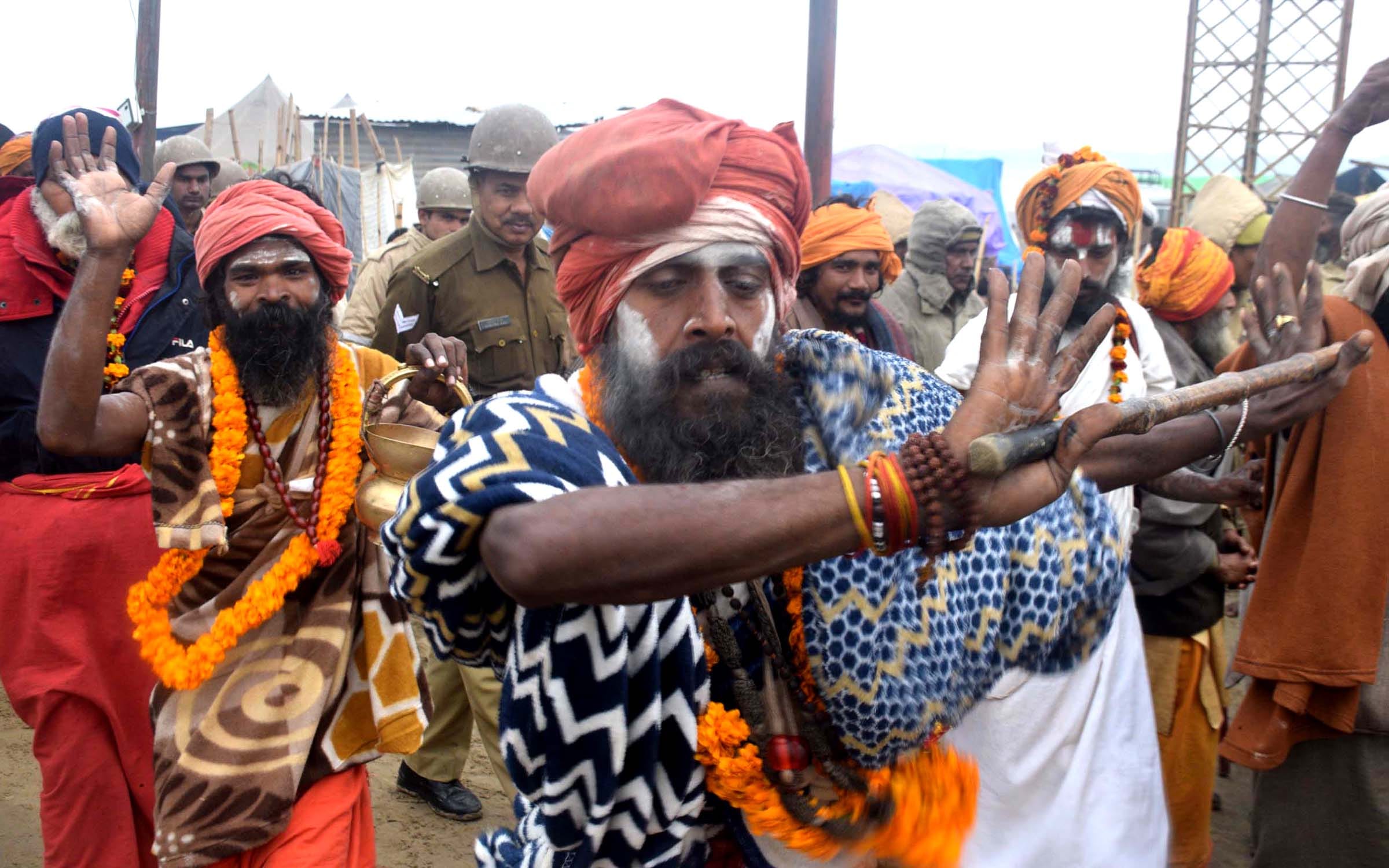 Saint sang at Sangam festival, procession taken out
