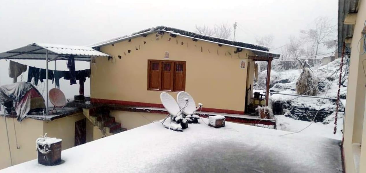 uttarakhand weather: hilly area covered with snow, people suffered from cold wave