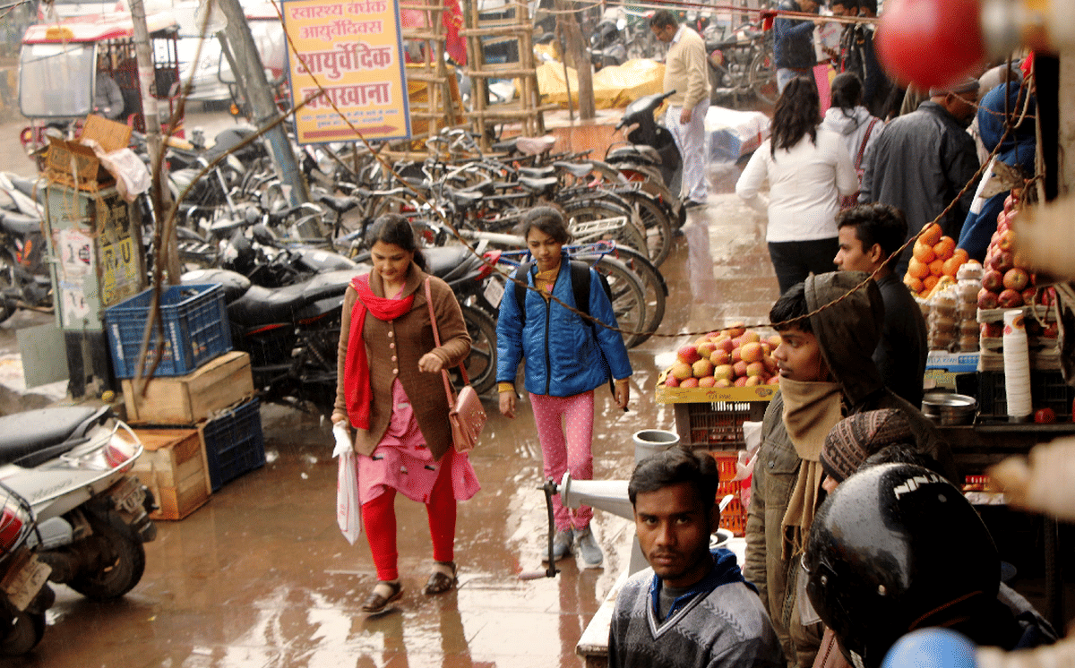 May rain be temperature weather cold winter in varanasi