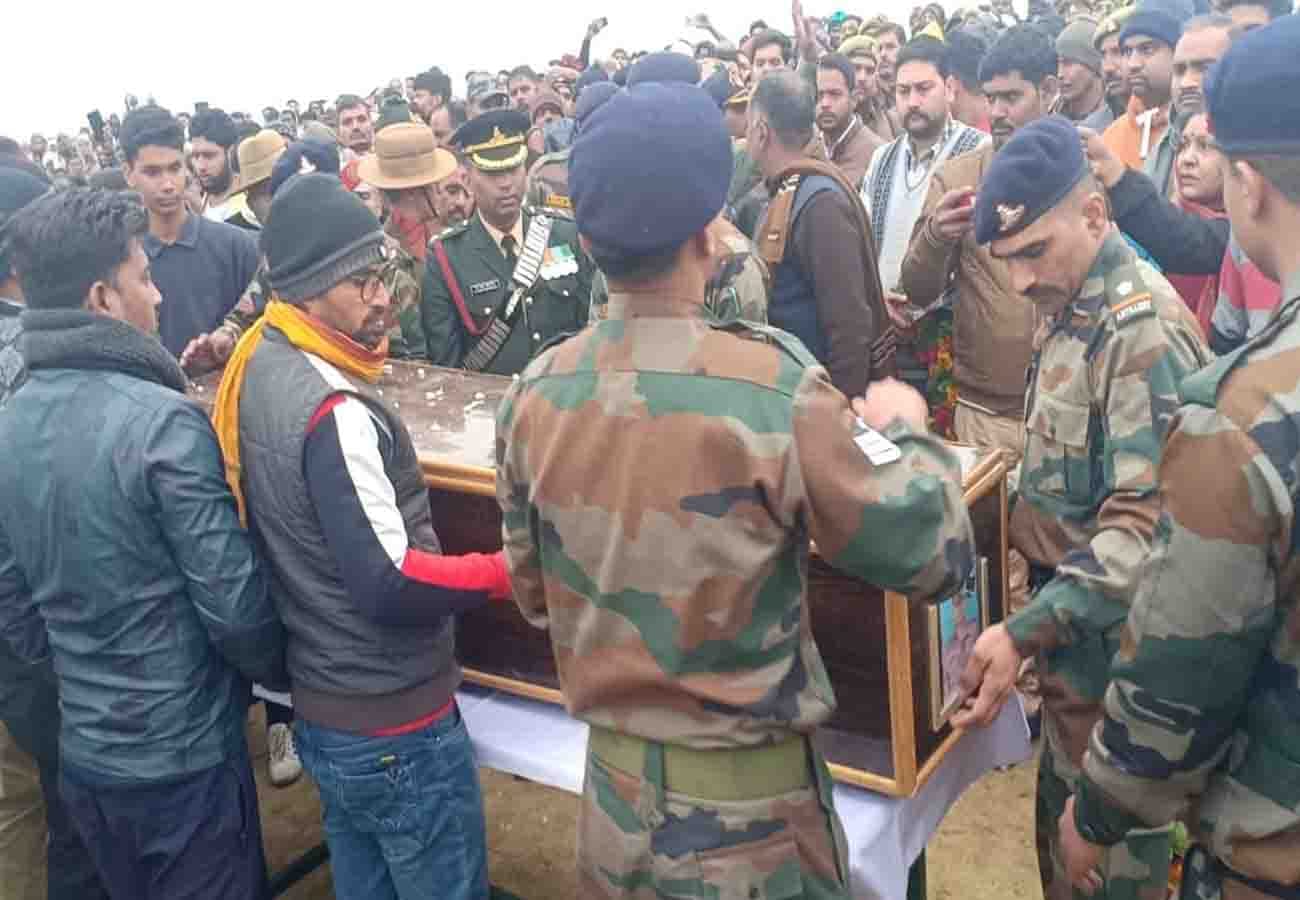 dead body of martyrs dharmendra reached his village ghatampur