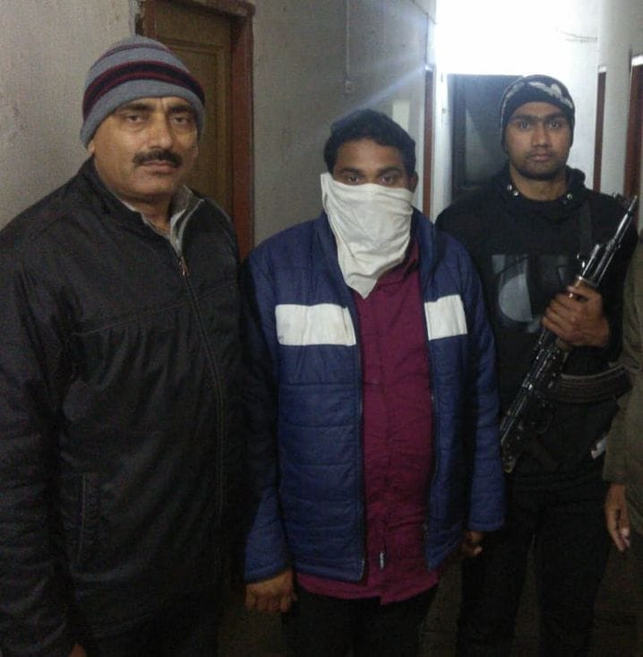 person of karnal arrested with samack of 8.5 lakh