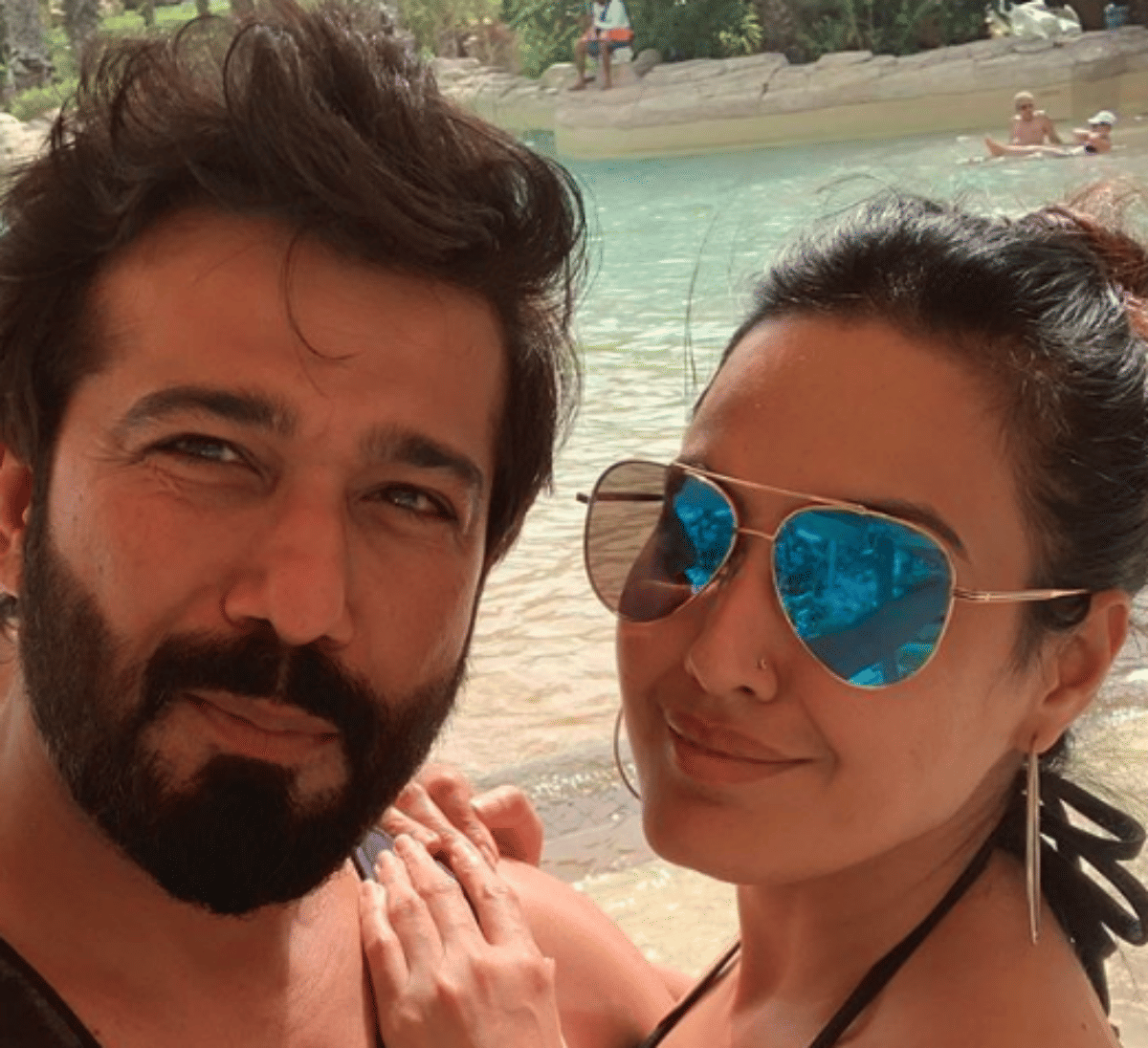 bigg boss ex contestant kamya panjabi share wedding card with shalabh dang