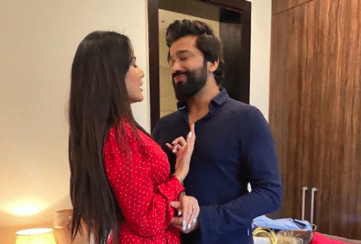 bigg boss ex contestant kamya panjabi share wedding card with shalabh dang