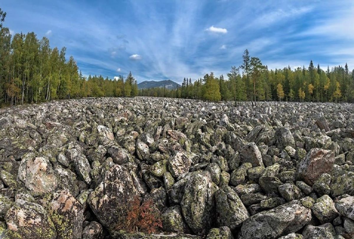 Mysterious river in Russia Big stone river