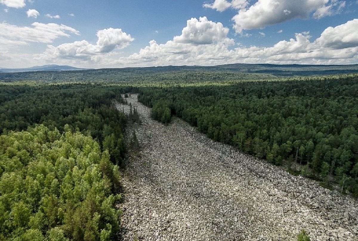 Mysterious river in Russia Big stone river