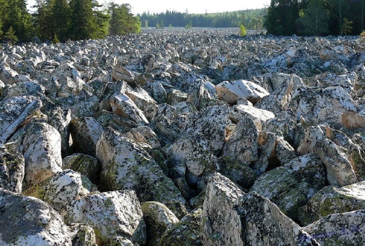 Mysterious river in Russia Big stone river