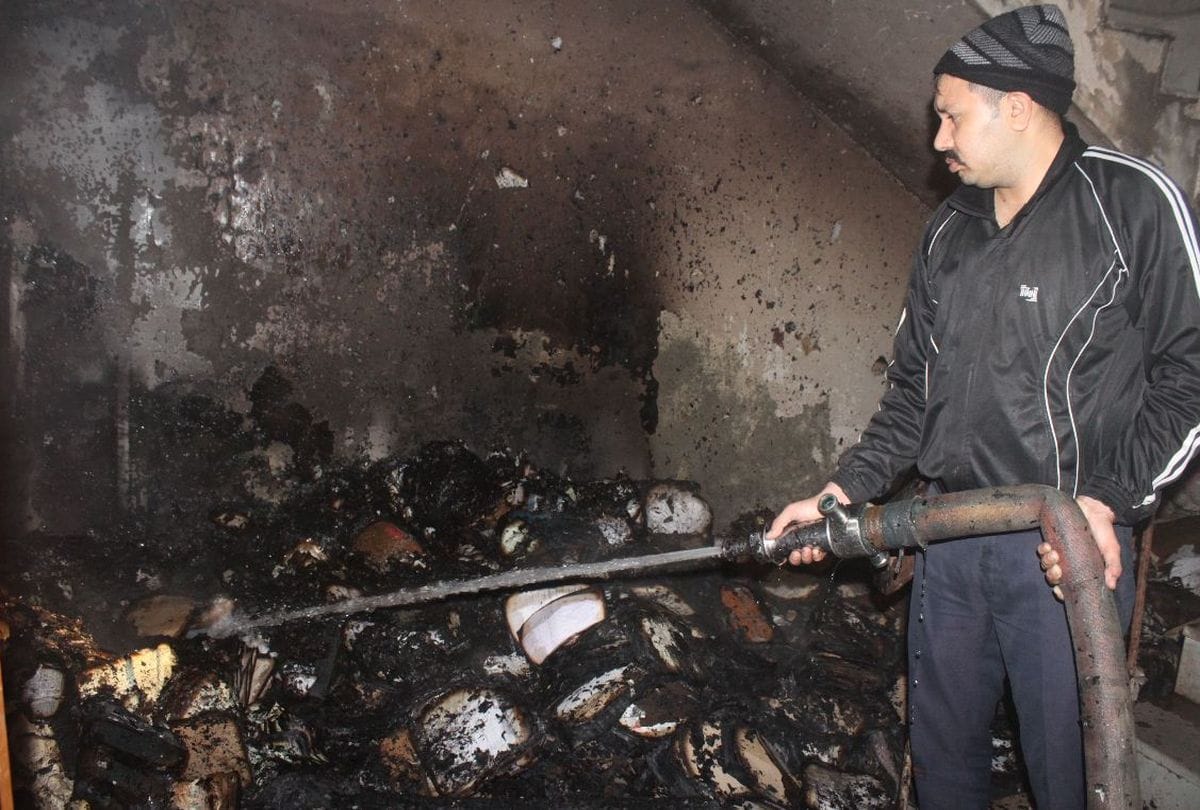 fire break out in basement of post office in agra