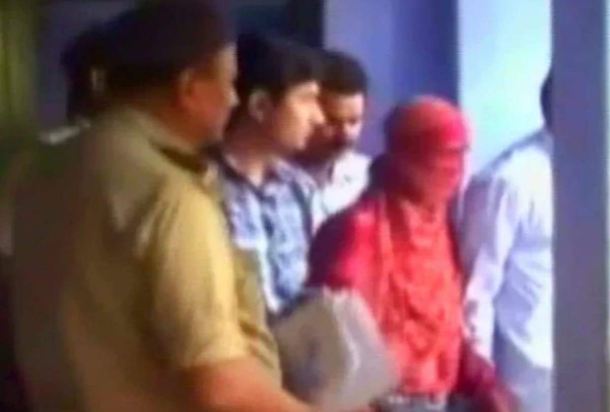 Gudiya assault case delhi 6 year ago 5 year old assault candle bottle in private part 10 operations