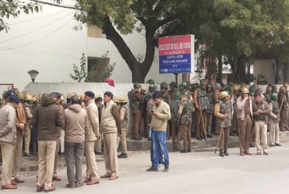 Haryana News: MLA Balraj Kundu, workers, Rohtak News, police station