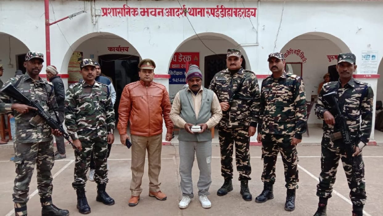 Smuggler arrested with 70 grams of smack