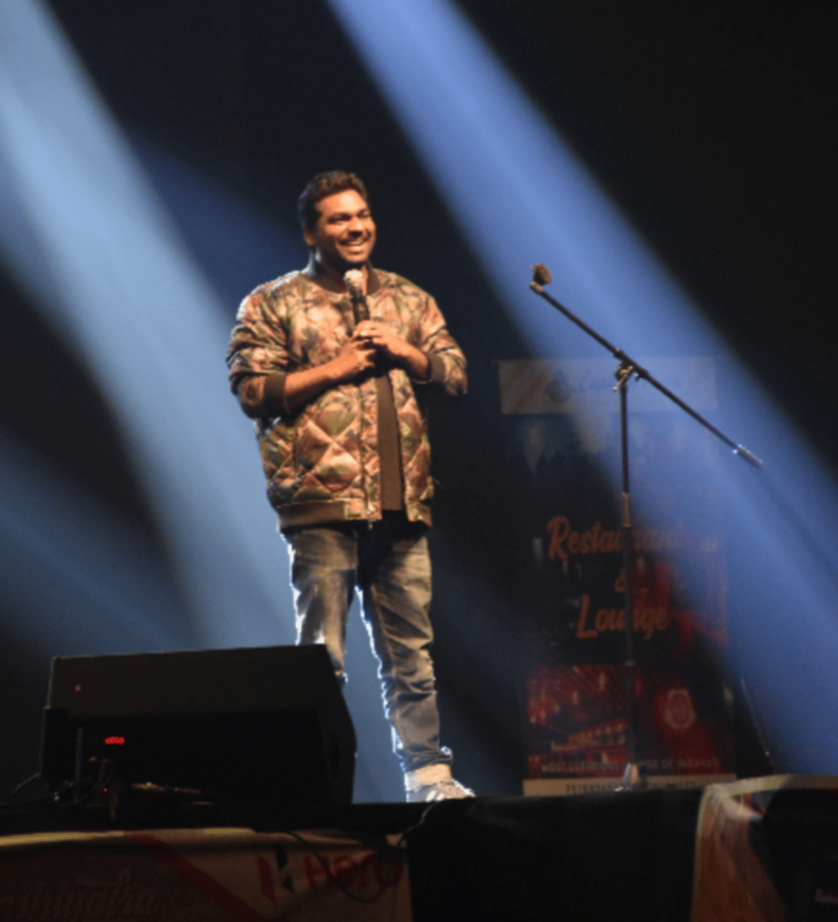 Zakir khan visit varanasi share a post on social media instagram photo people are praising