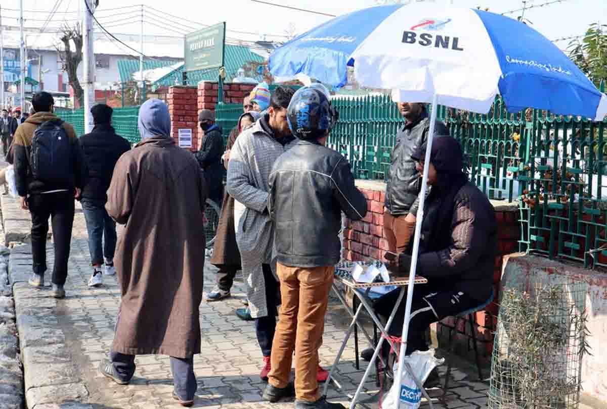 internet service in kashmir, Prepaid mobile service restored in Kashmir