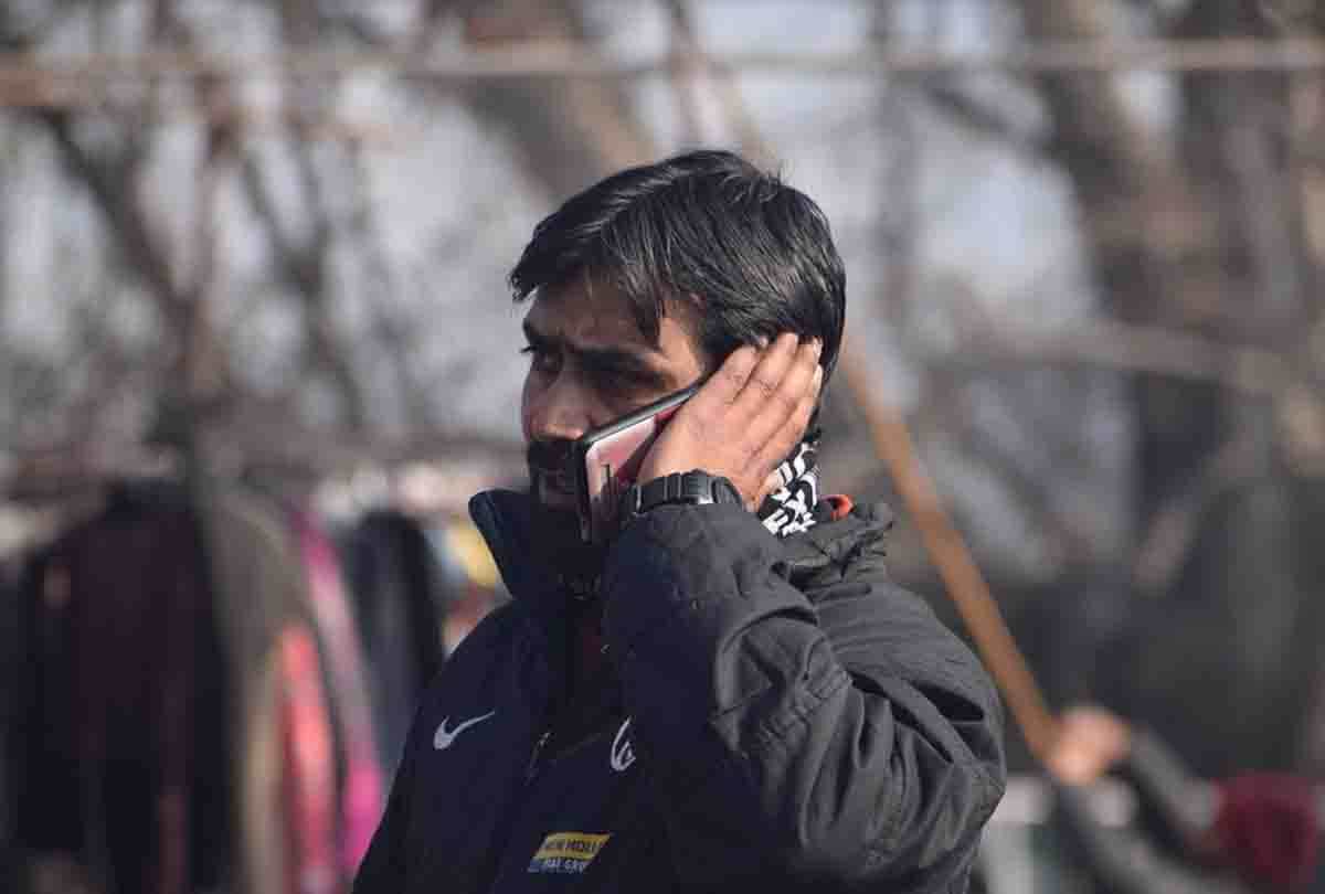 internet service in kashmir, Prepaid mobile service restored in Kashmir