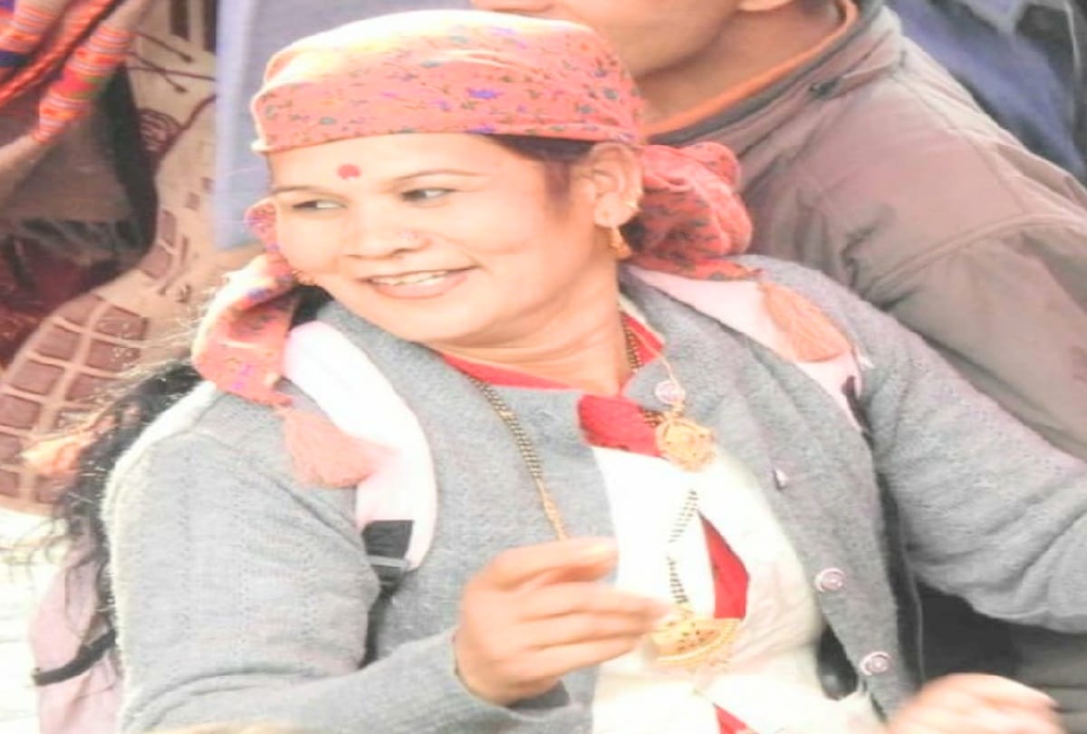 Anganwadi worker fell in the ditch due to sliding foot on snow, died on the spot
