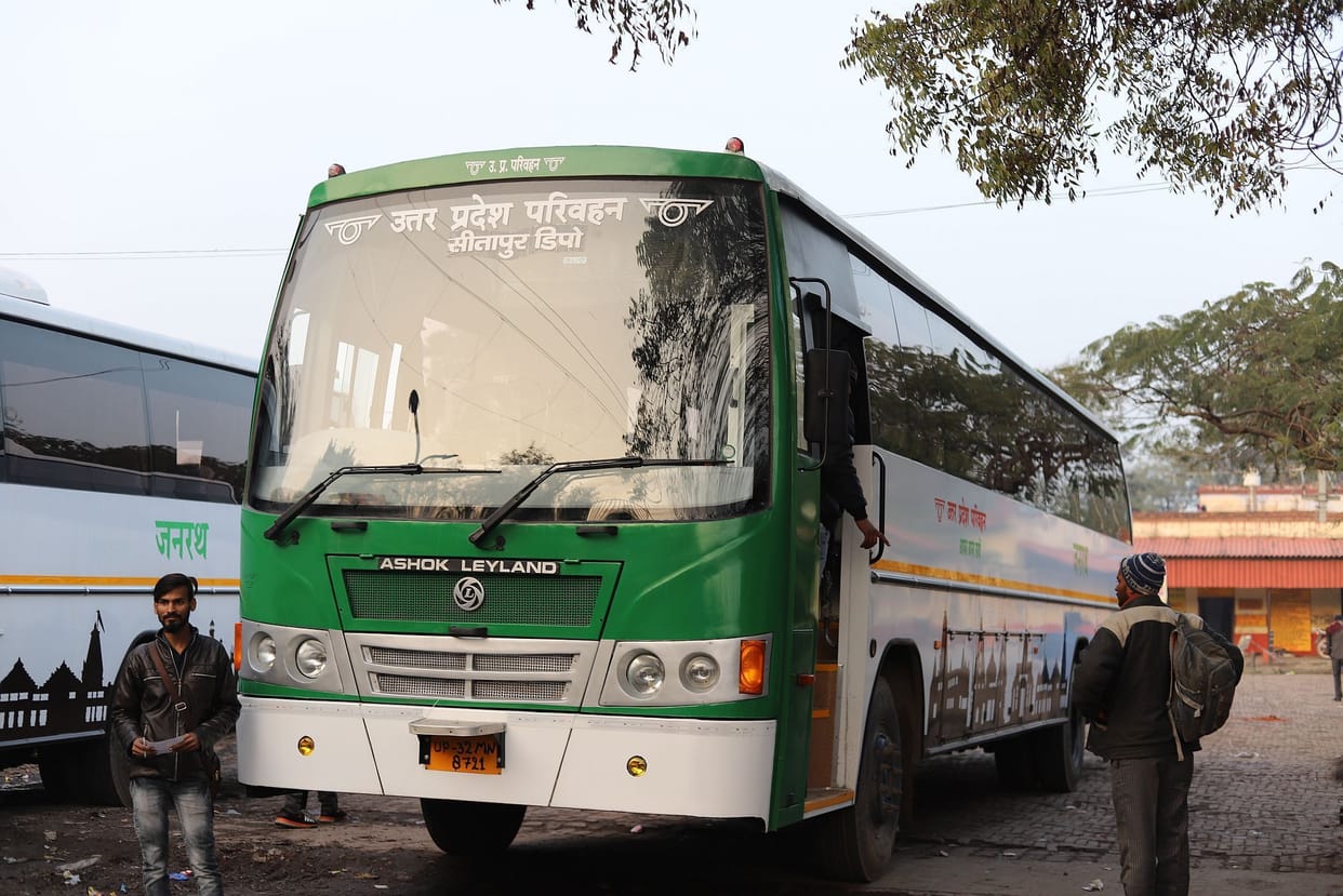 Now travel by AC Janrath bus to Delhi