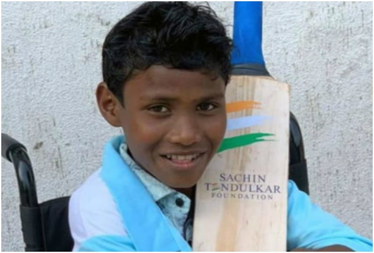 Sachin Tendulkar Gifts Divyang Maddaram Bat Kit Bastar Boy Says His Special Day Of Life