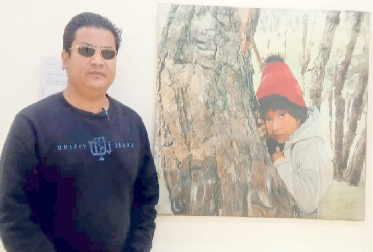 Encouragement of teachers made Mukesh of Dharamshala an international painter