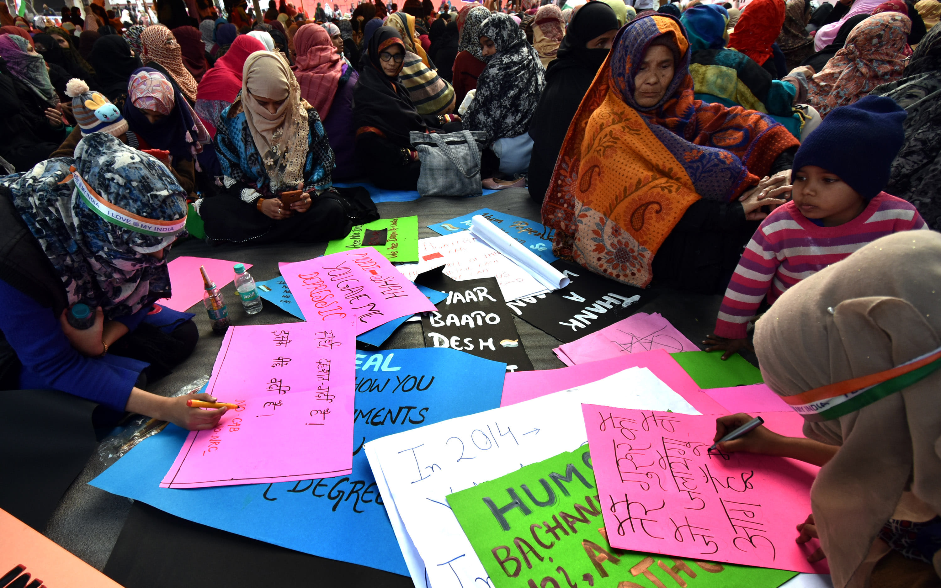 The seventh day continues to picket, written with blood, CAA-NRC not accepted