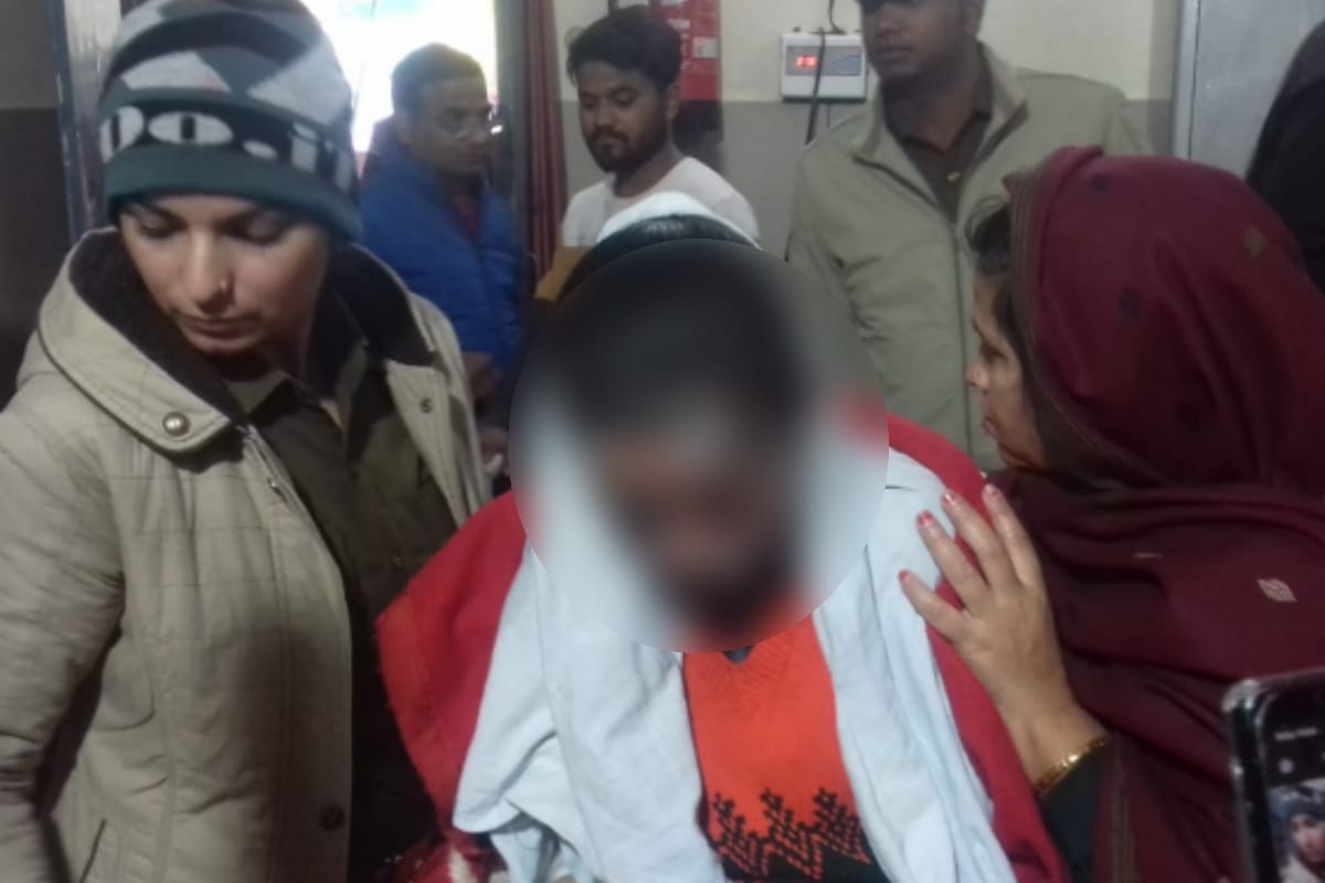 intermidiate student burnt by fire in suspicious condition in a village of Shamli