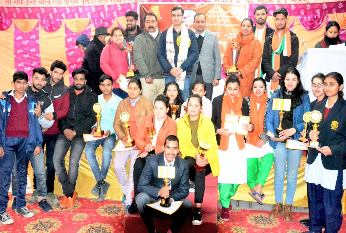 Ankita of solan topped in state level essay writing Competition