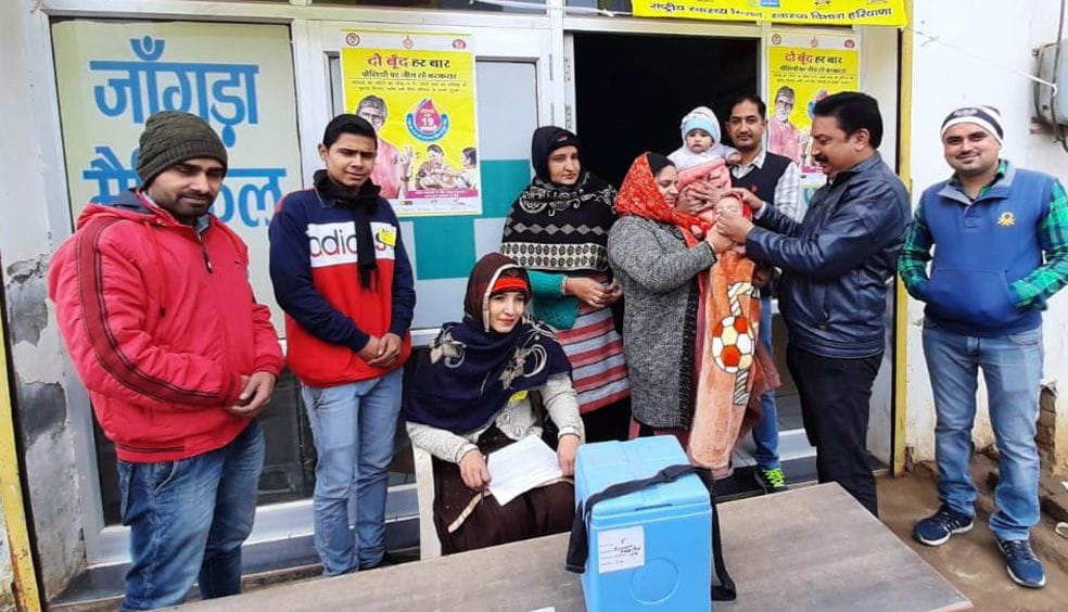 in which one lack children were given anti polio medicine on the first day