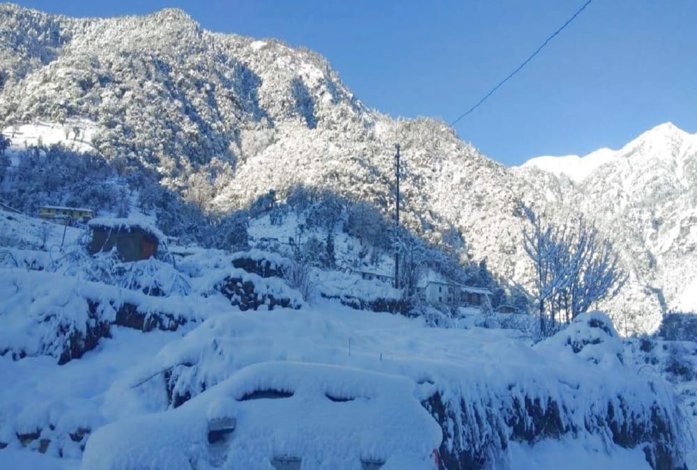 After Snowfall Stop Uttarakhand Mountain Shine Like Silver See Beautiful Photos