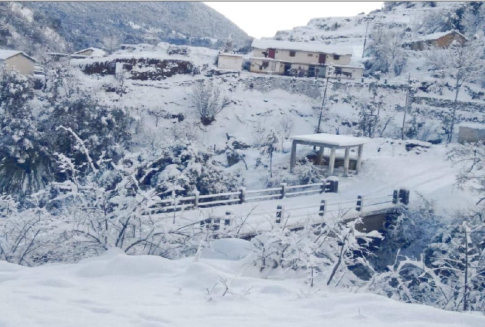 After Snowfall Stop Uttarakhand Mountain Shine Like Silver See Beautiful Photos