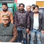 पुलिस गिरफ्त में नकली मोबिल ऑयल बनाने वाले आरोपी