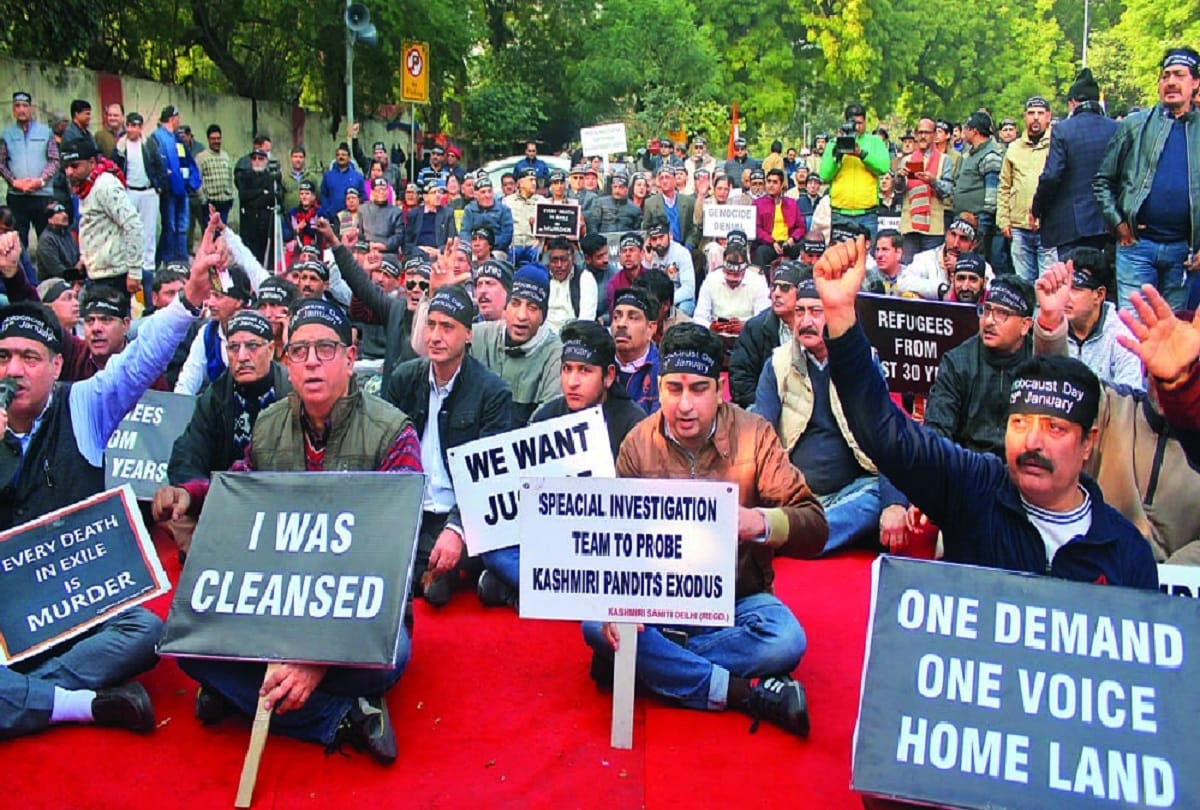 Kashmiri pundits manhandled when come to seek support in delhi