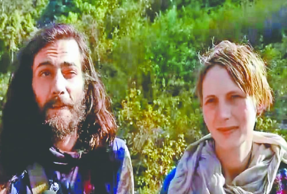 Foreigner And Indian tourists stuck in Goa Beach rishikesh Police rescue and save life