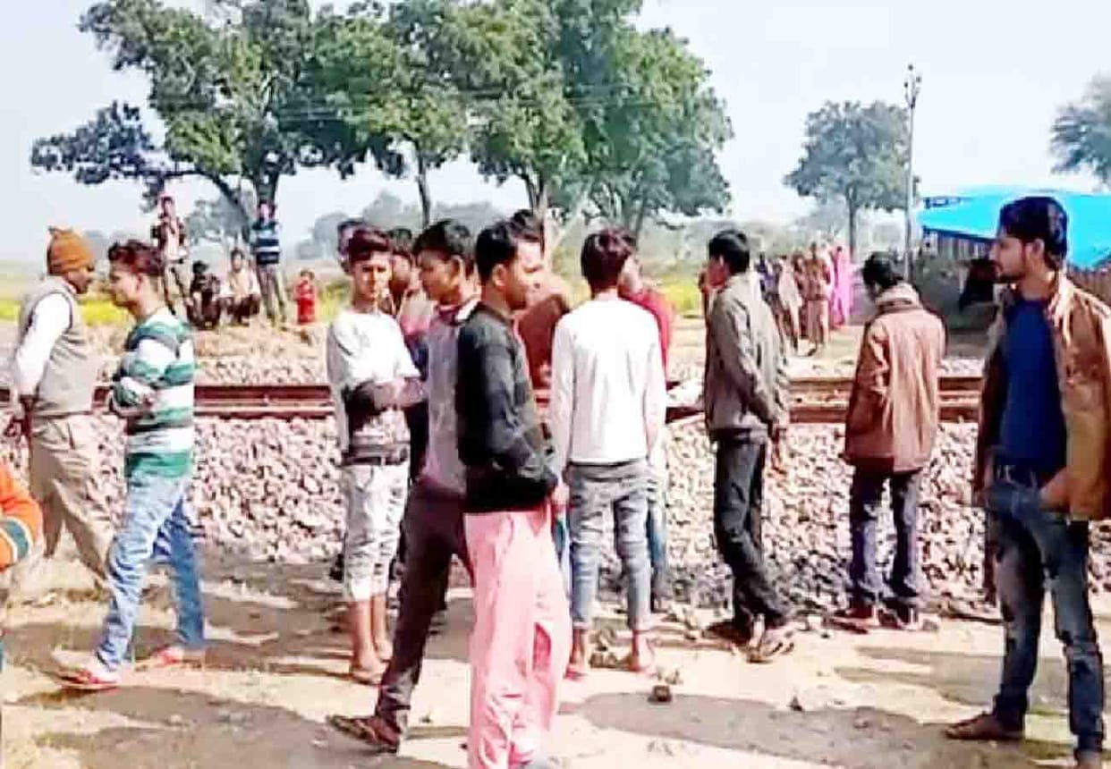 Farmer commits suicide in kanpur
